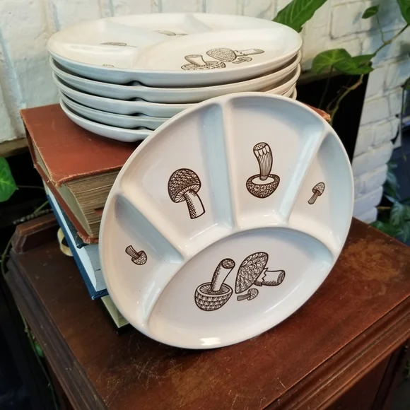 RARE Vintage Divided Fondue Plates with bonus forks - Picture 2 of 6